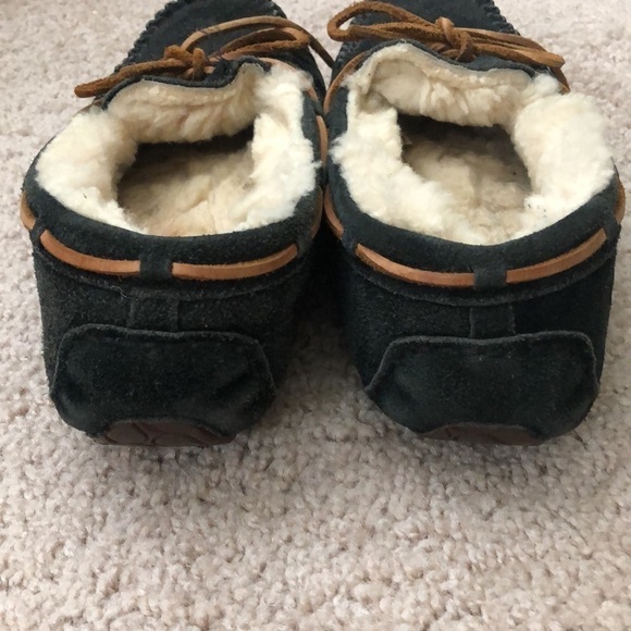 Ugg Dakota Slippers Black Size 4 in GUC - Picture 4 of 10